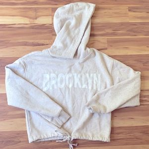 LBROOKLYN GARAGE CROP TOP HOODIE